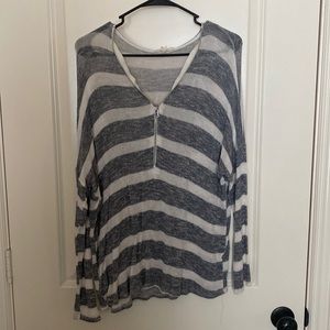 Zipper pull over long sleeve. Worn a few times!